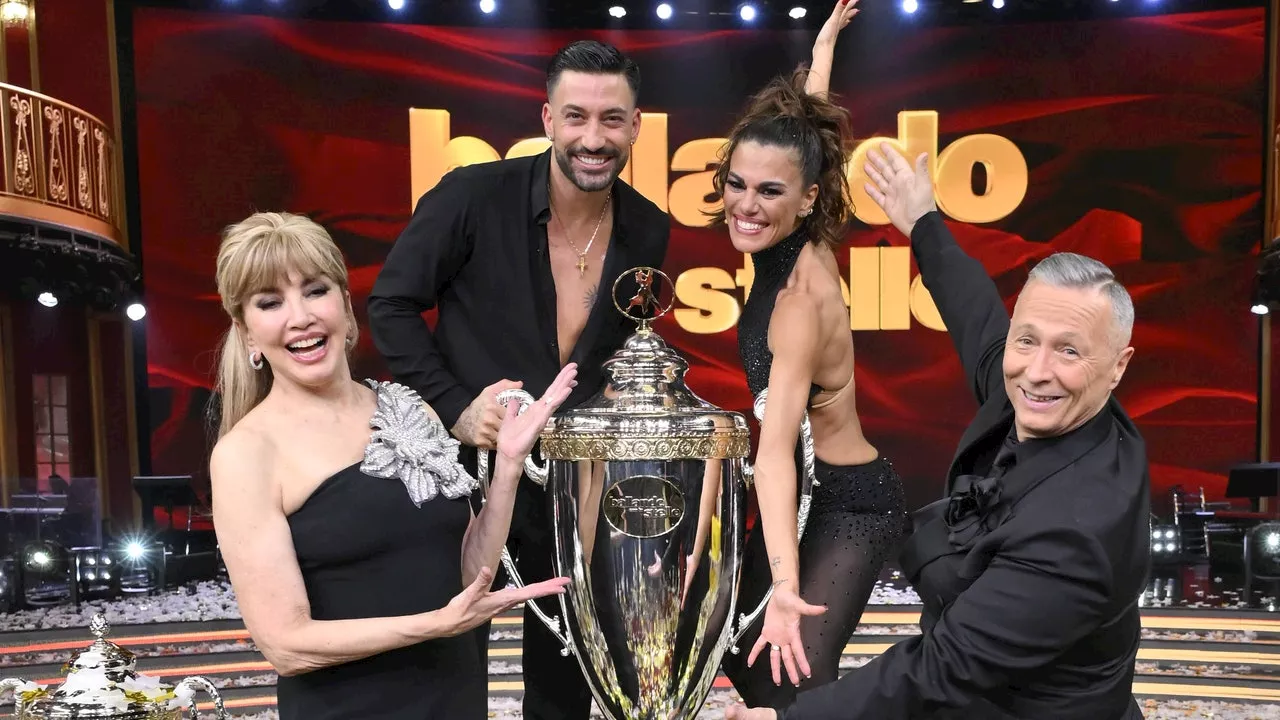 Ballando con le stelle 2024: i vincitori sono Bianca Guaccero e Giovanni Pernice