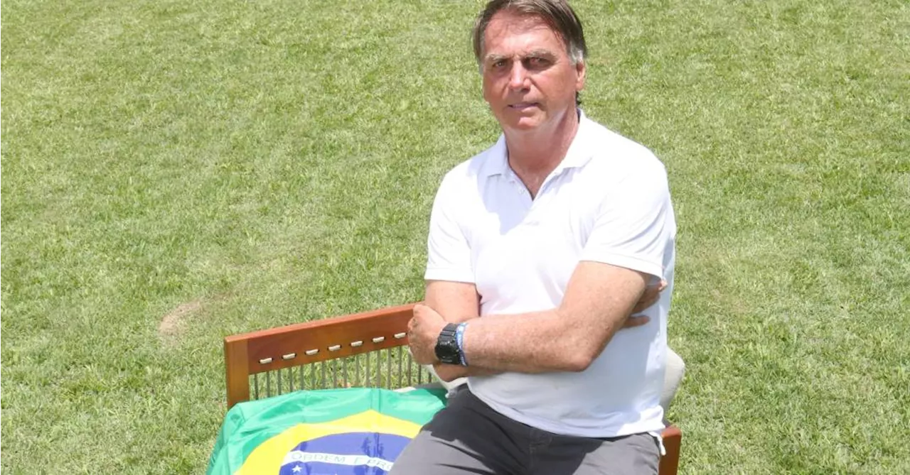 Bolsonaro abre empresa para vender artigos de viagem, óculos e roupas