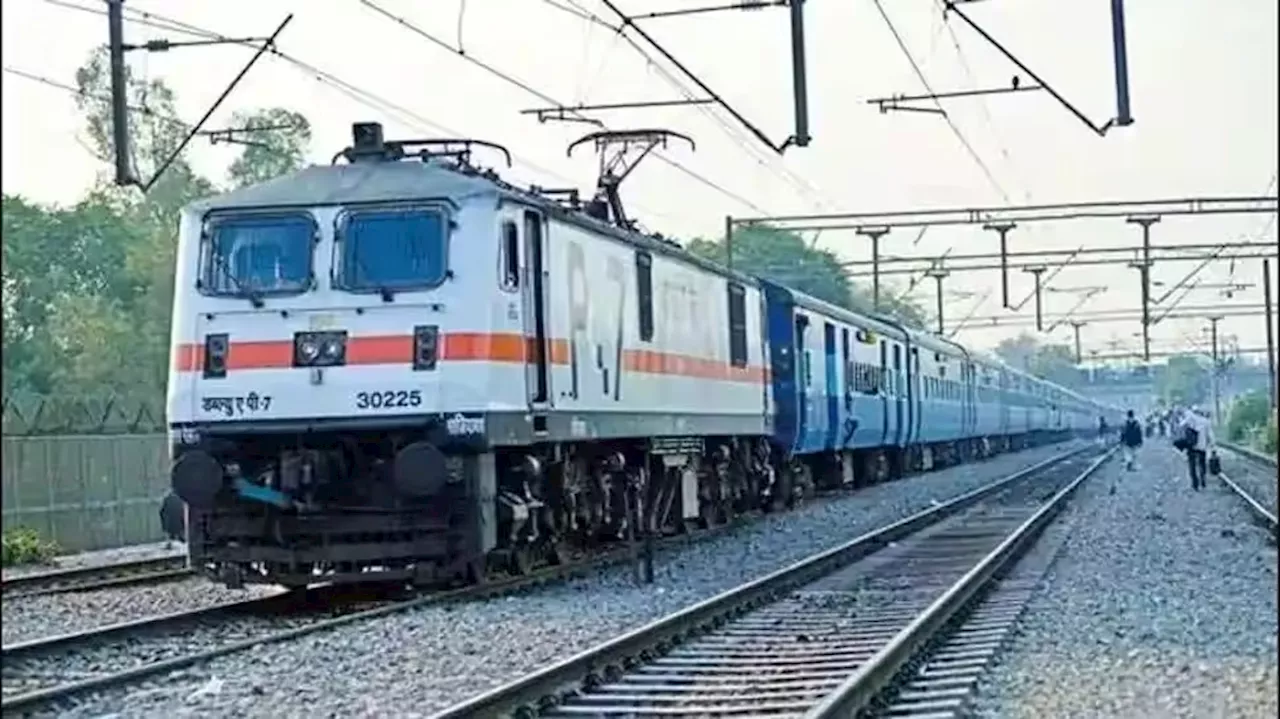 Special Train Services: ഉത്സവ സീസണിൽ കൂടുതൽ ട്രെയിനുകൾ; കേരളത്തിലേക്ക് പ്രത്യേക ട്രെയിൻ സർവീസുകൾ പ്രഖ്യാപിച്ച് റെയിൽവേ മന്ത്രാലയം