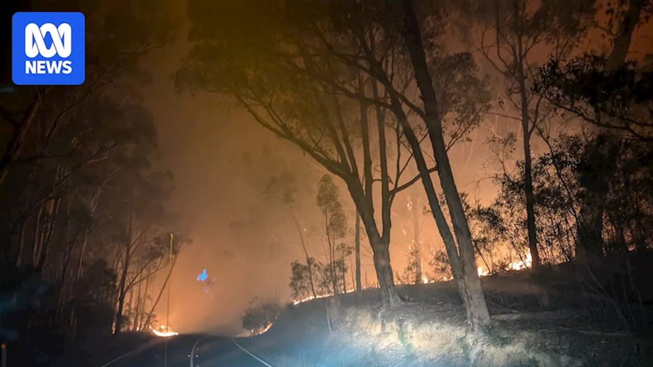 Victorian Grampians fire threatening Halls Gap set to flare in dangerous Boxing Day conditions