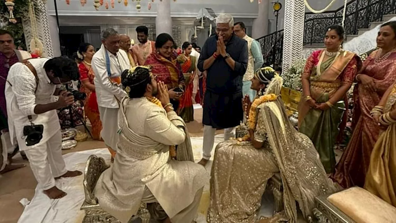 PV Sindhu Marriage: शादी के बंधन में बंधीं भारत की बैडमिंटन स्टार पीवी सिंधू, पहली तस्वीर आई सामने, देखें