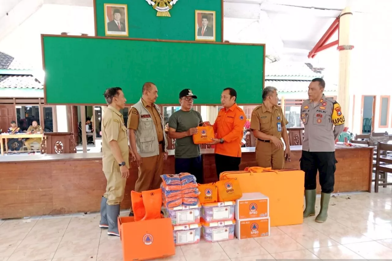 BPBD Jatim tinjau lokasi banjir di Tempurejo Jember