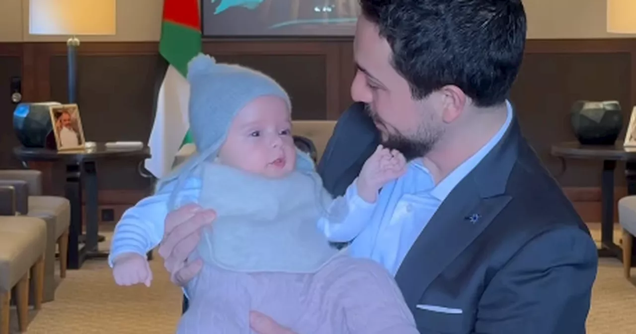 Hussein von Jordaniens Baby Iman hilft ihrem Papa im Büro