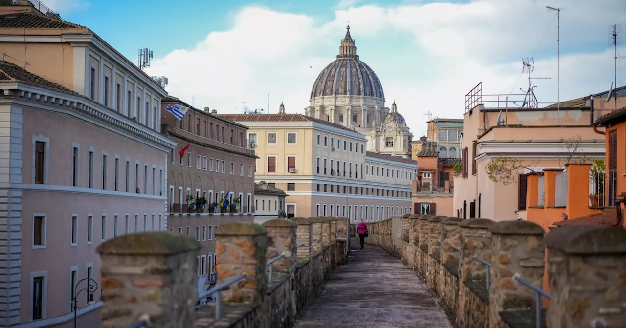 Pope Francis Inaugurates 2025 Holy Year, Encouraging Pilgrimages to Rome