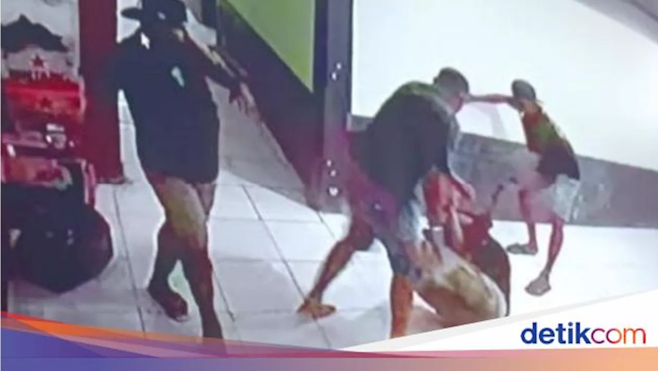 Kronologi Aktivis Lingkungan di Teluk Bintuni Dikeroyok Oknum Polisi di Kafe