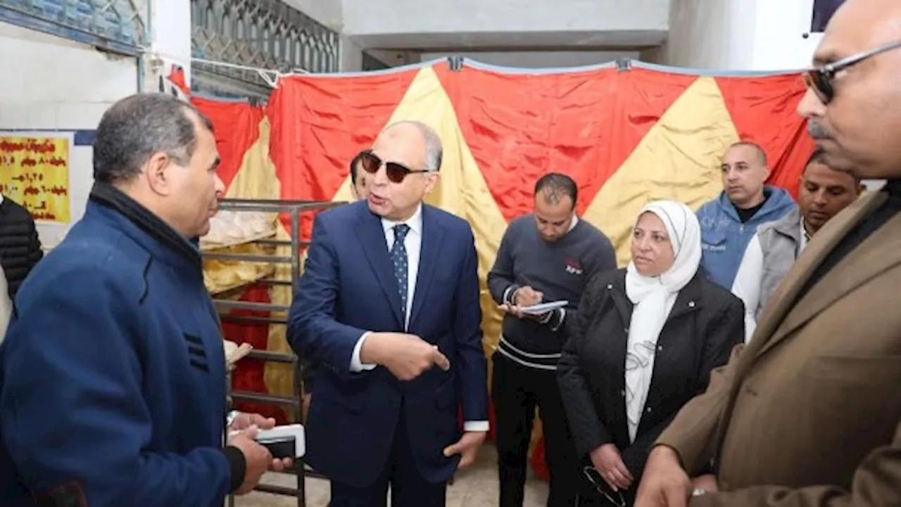 محافظ المنيا يتفقد سوق اليوم الواحد ضمن مبادرة 'بداية' ويشارك في اجتماع مع وزيرتي التنمية والتماس الاجتماعي