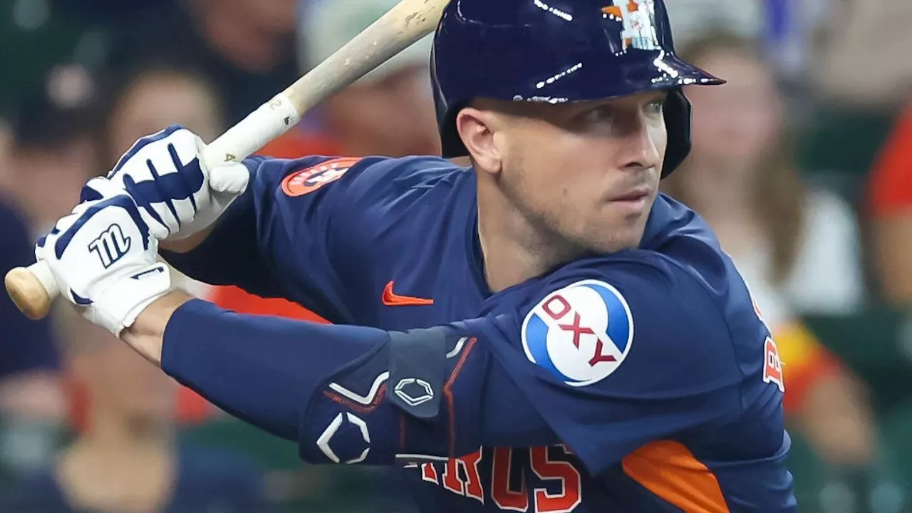 Astros Sign Christian Walker, Bregman Remains a Free Agent