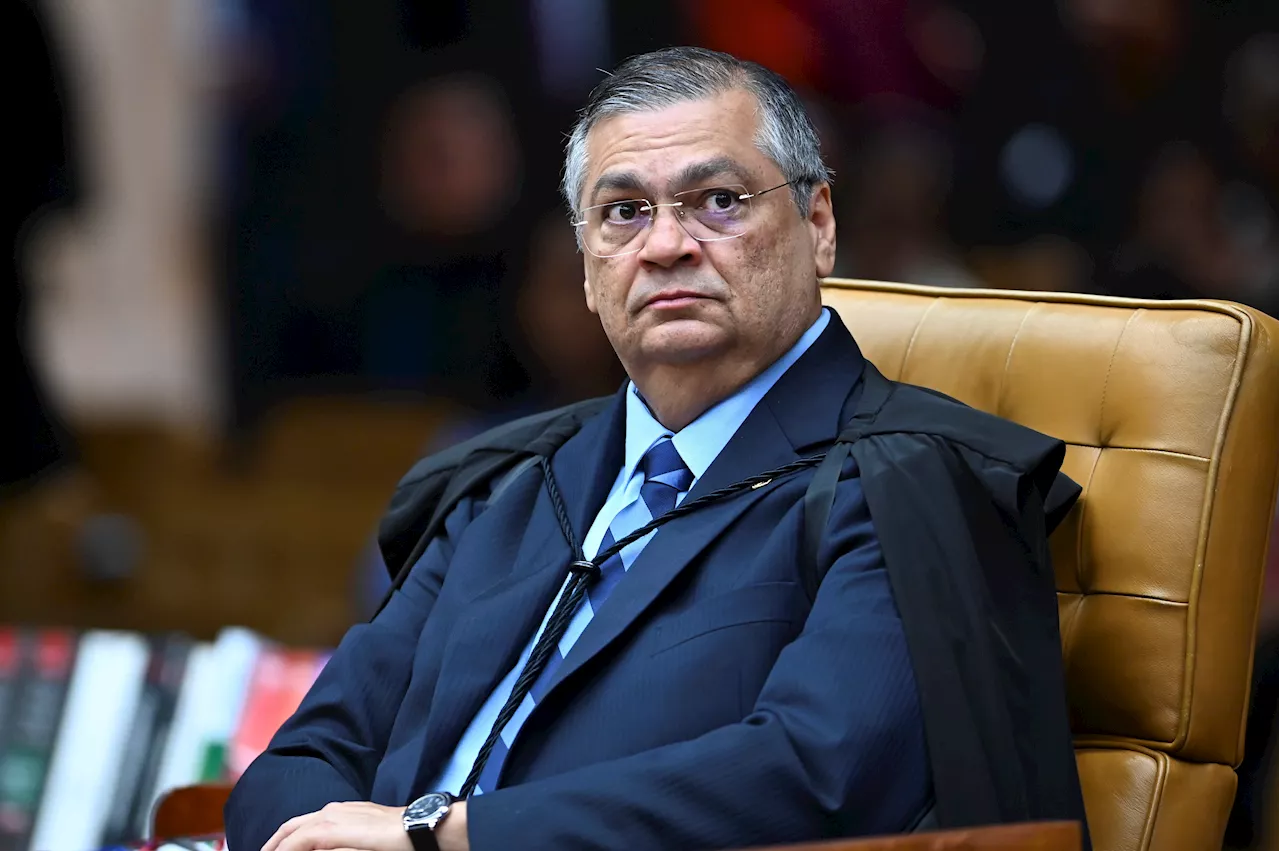 Dino determina suspensão do pagamento de R$ 4,2 bilhões emendas e pede investigação da PF