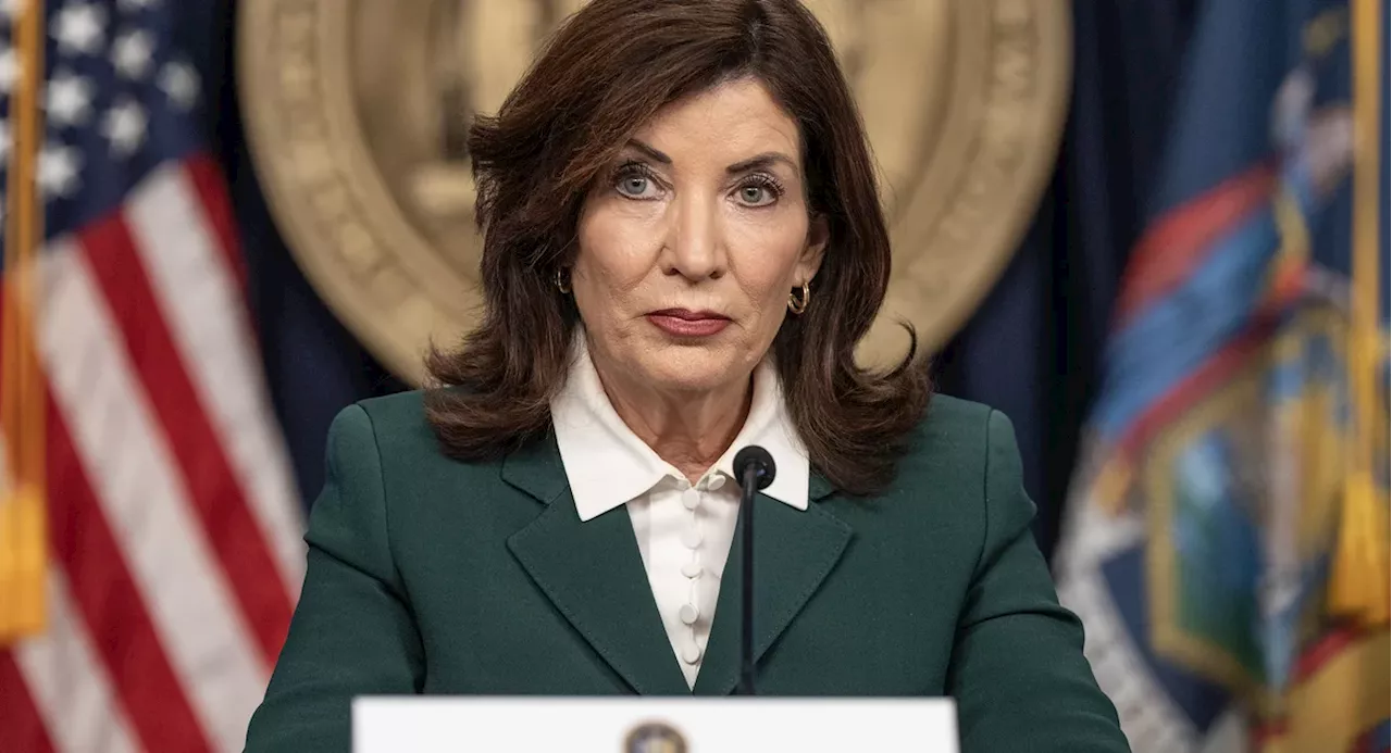 Hochul Vetoes Bill Allowing Felons to Serve on Juries