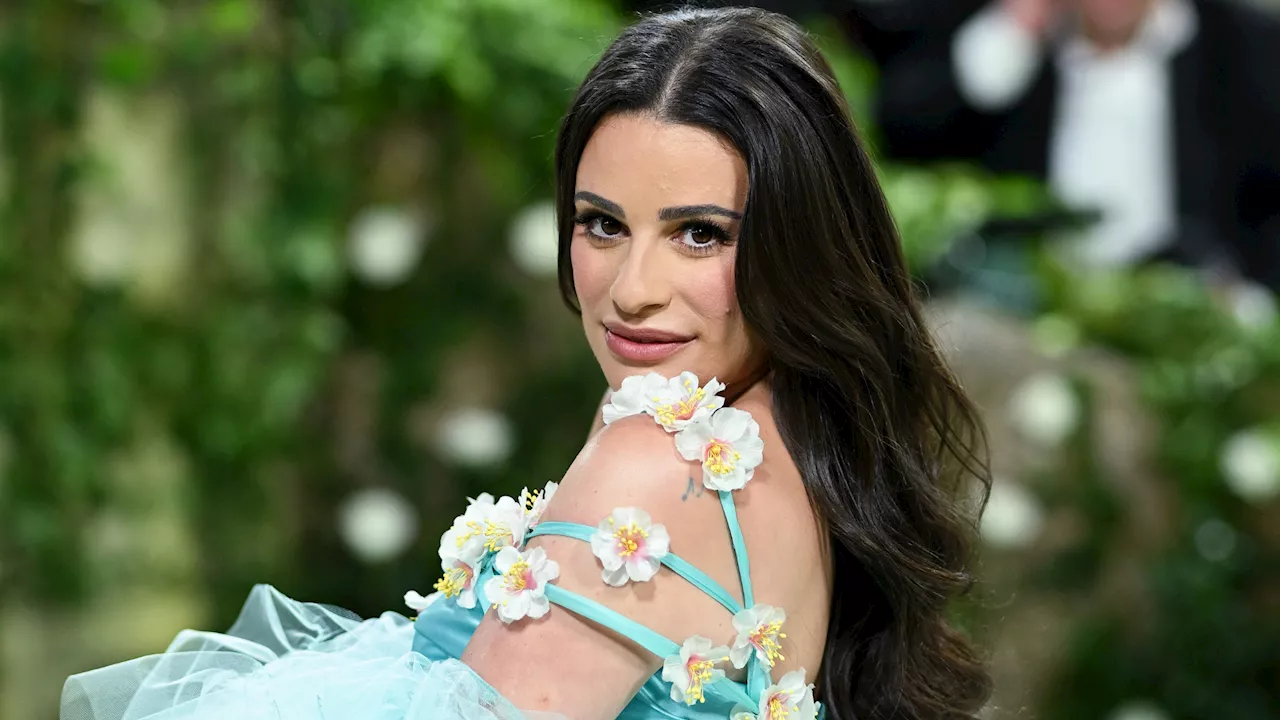 Lea Michele est renversante dans une robe à fines bretelles au décolleté ravageur