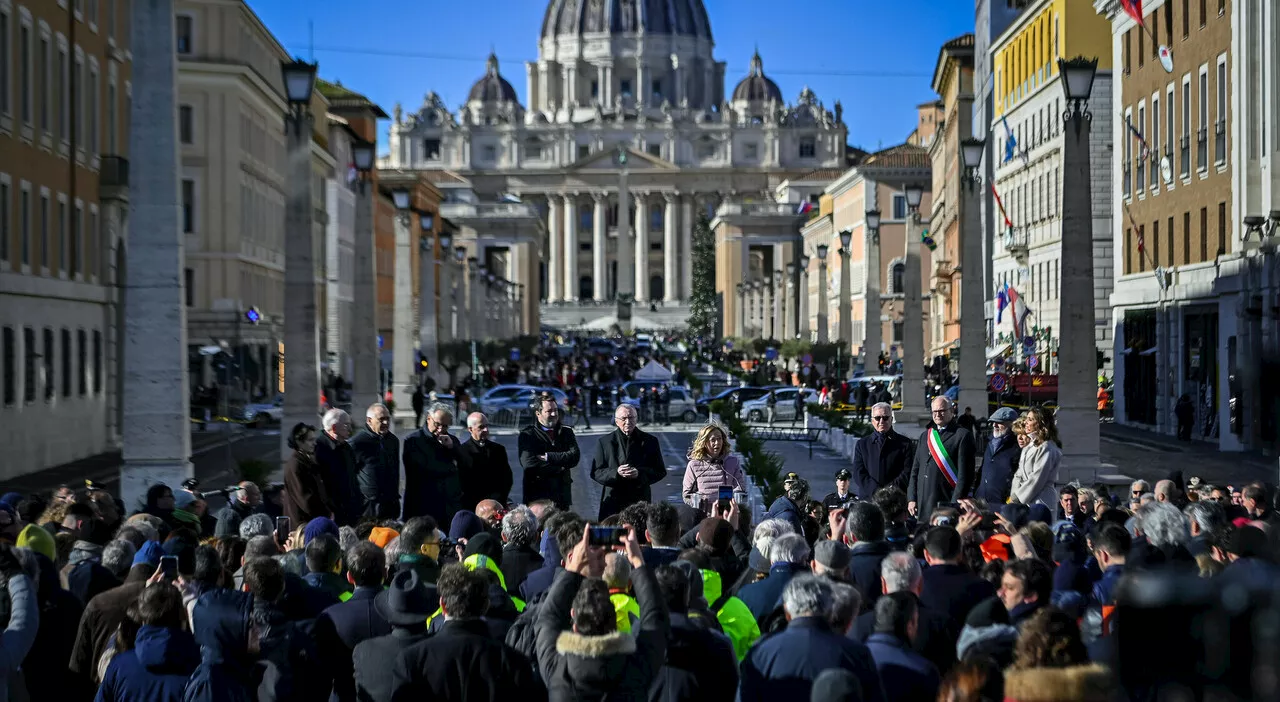 Giubileo, la nuova piazza Pia è il simbolo: chiuso il cantiere più importante. Meloni: «L'Italia che ce la fa»