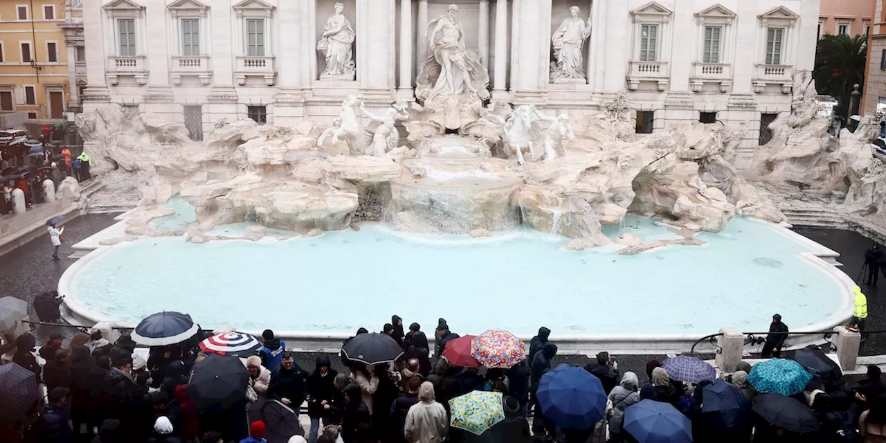 Riparte l'accesso alla Fontana di Trevi dopo i lavori di restauro