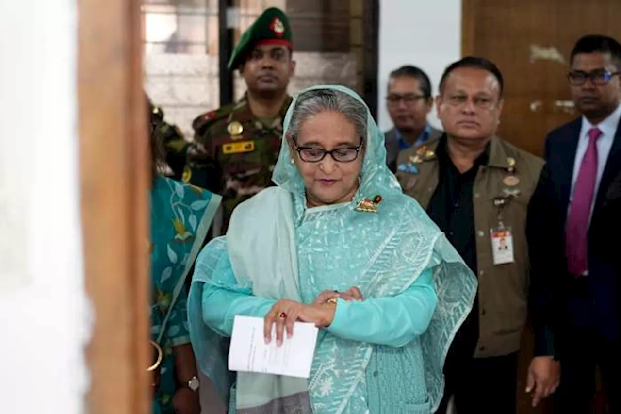 Bangladesh Asks India to Extradite Ousted Prime Minister