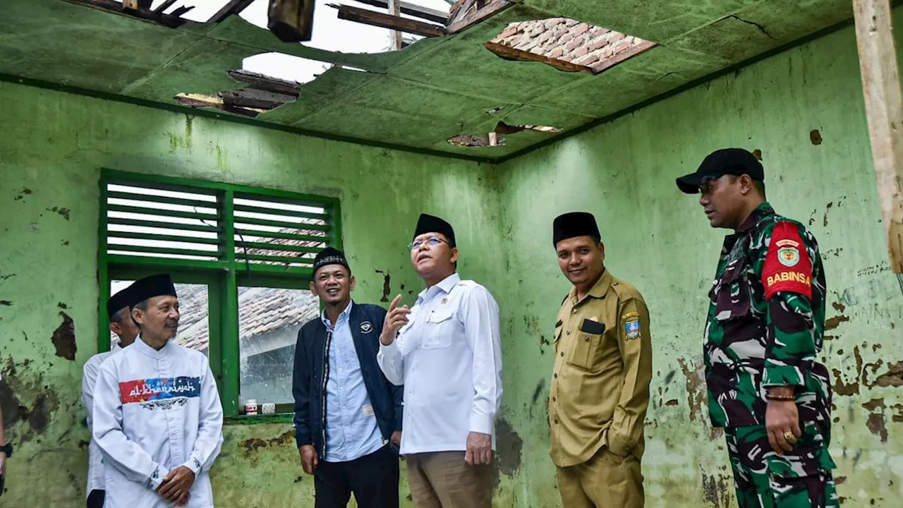 Utusan Khusus Presiden Tinjau Madrasah Rusak di Banten