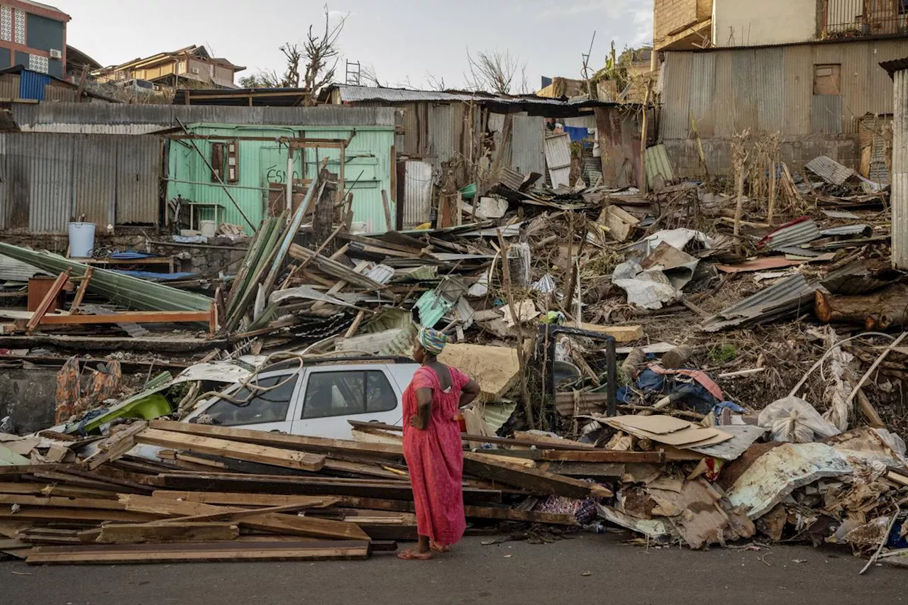 Mayotte : journée de “deuil national”, dix jours après le passage du cyclone Chido