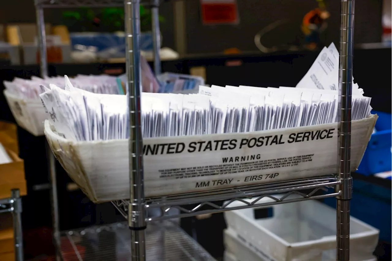 Woman Charged with Embezzling Mail From USPS