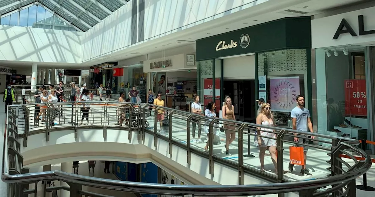 Last-Minute Christmas Shopping: UK Shopping Centre Opening Hours