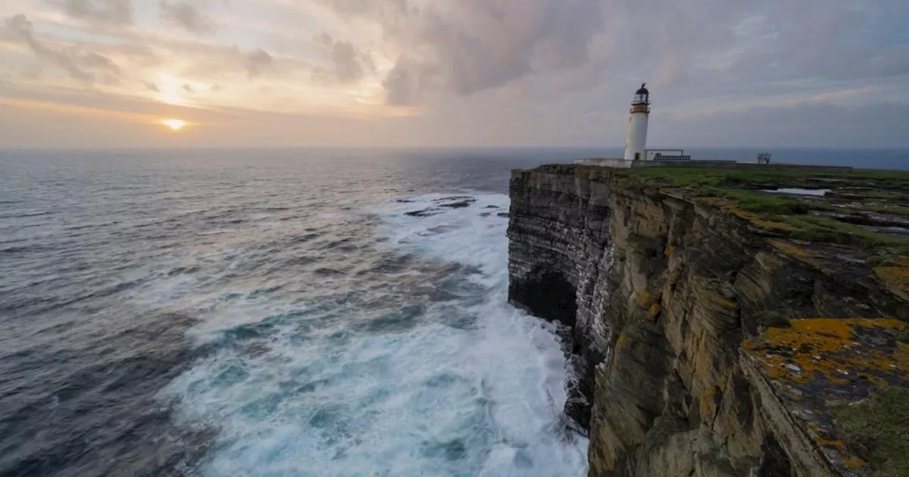 World's Shortest Plane Flight Connects Scottish Islands