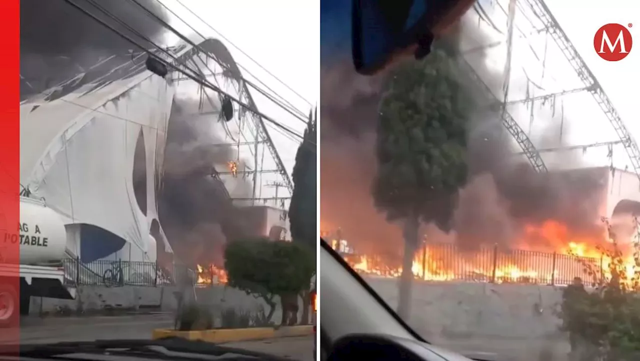 Incendio en Bazar Navideño en Teoloyucan