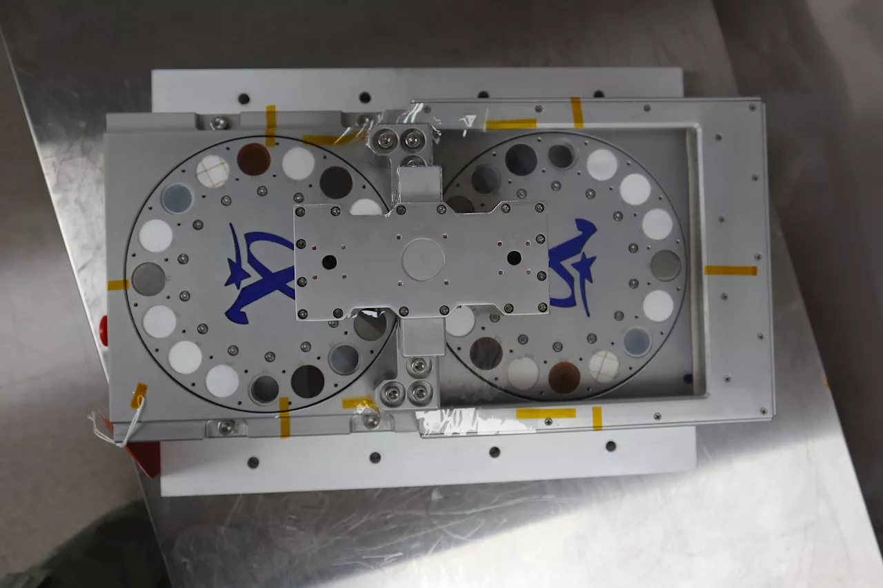 NASA Tool to Study Moon Dust's Stickiness