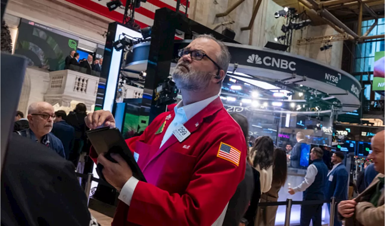 US Stock Futures Hold Steady Ahead of Holiday Break