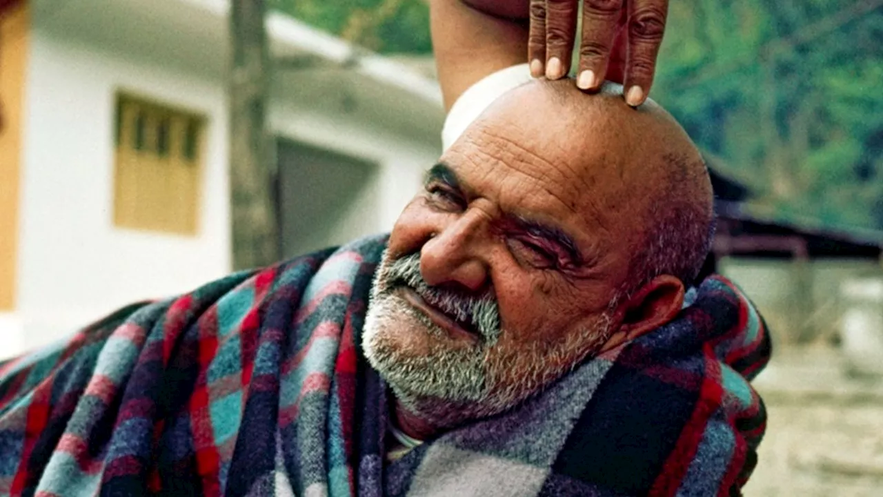 Neem Karoli Baba: सुख शादी के लिए गांठ बांध लें नीम करोली बाबा की ये बात, पति जमकर लुटाएगा प्यार