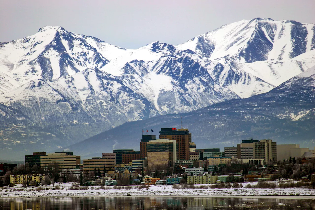 Alaska's Warm Temperatures Threaten White Christmas in Anchorage