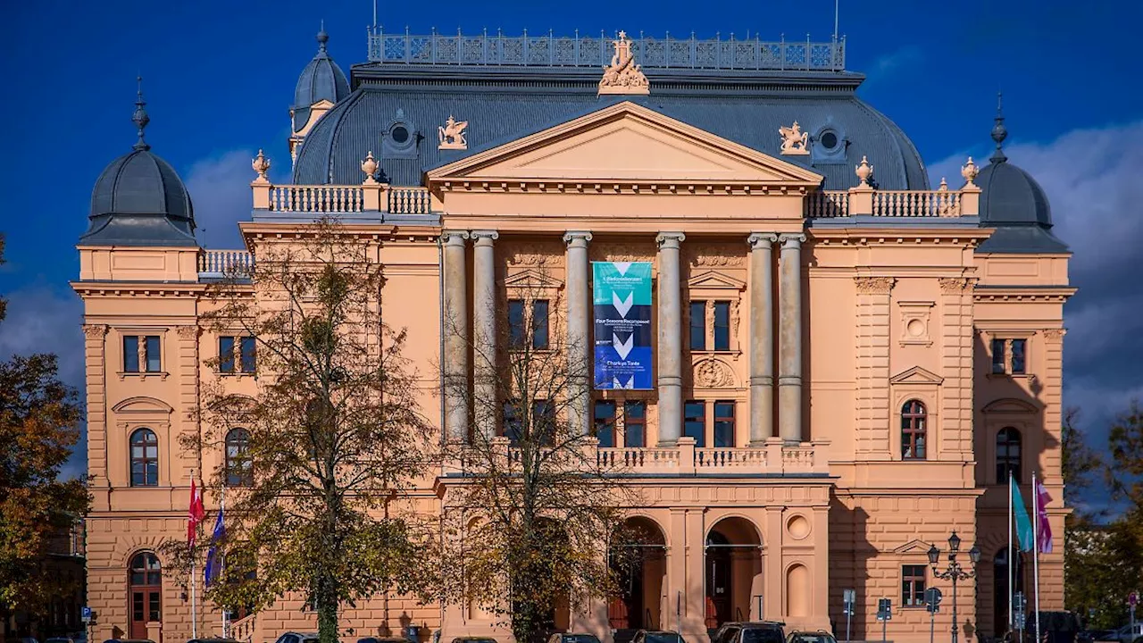 Mecklenburg-Vorpommern: Ballett und Opernperformance im Rampenlicht