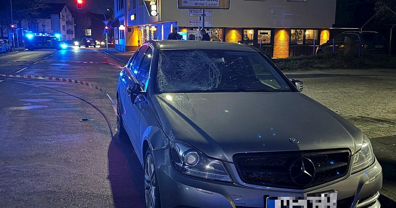 Alkoholisierter Fußgänger vor Kneipe im Kreis Gütersloh lebensgefährlich verletzt