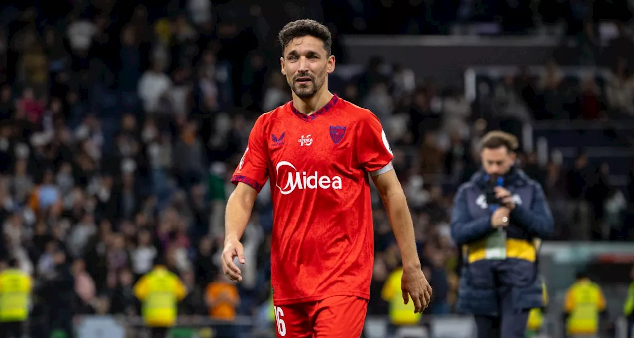 Jesus Navas Salue le Public du Bernabéu Après sa Dernière Partie