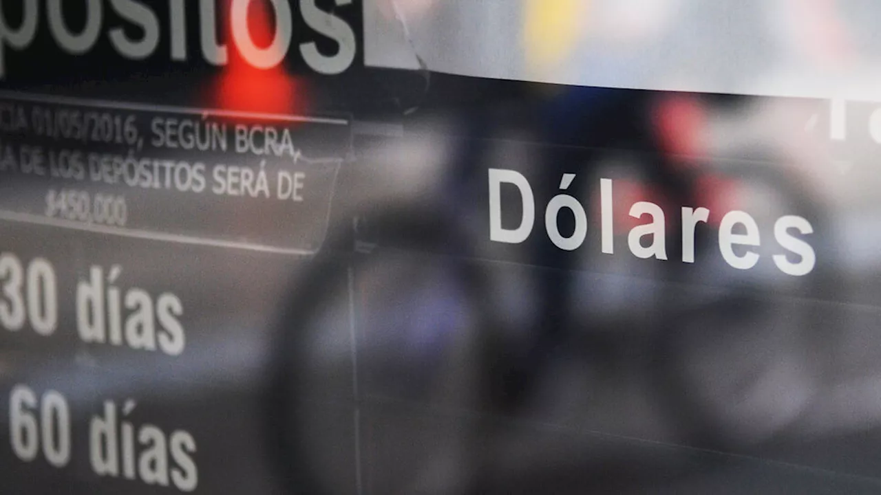 El dólar blue volvió a encender alarmas al cerrar en 1200 pesos