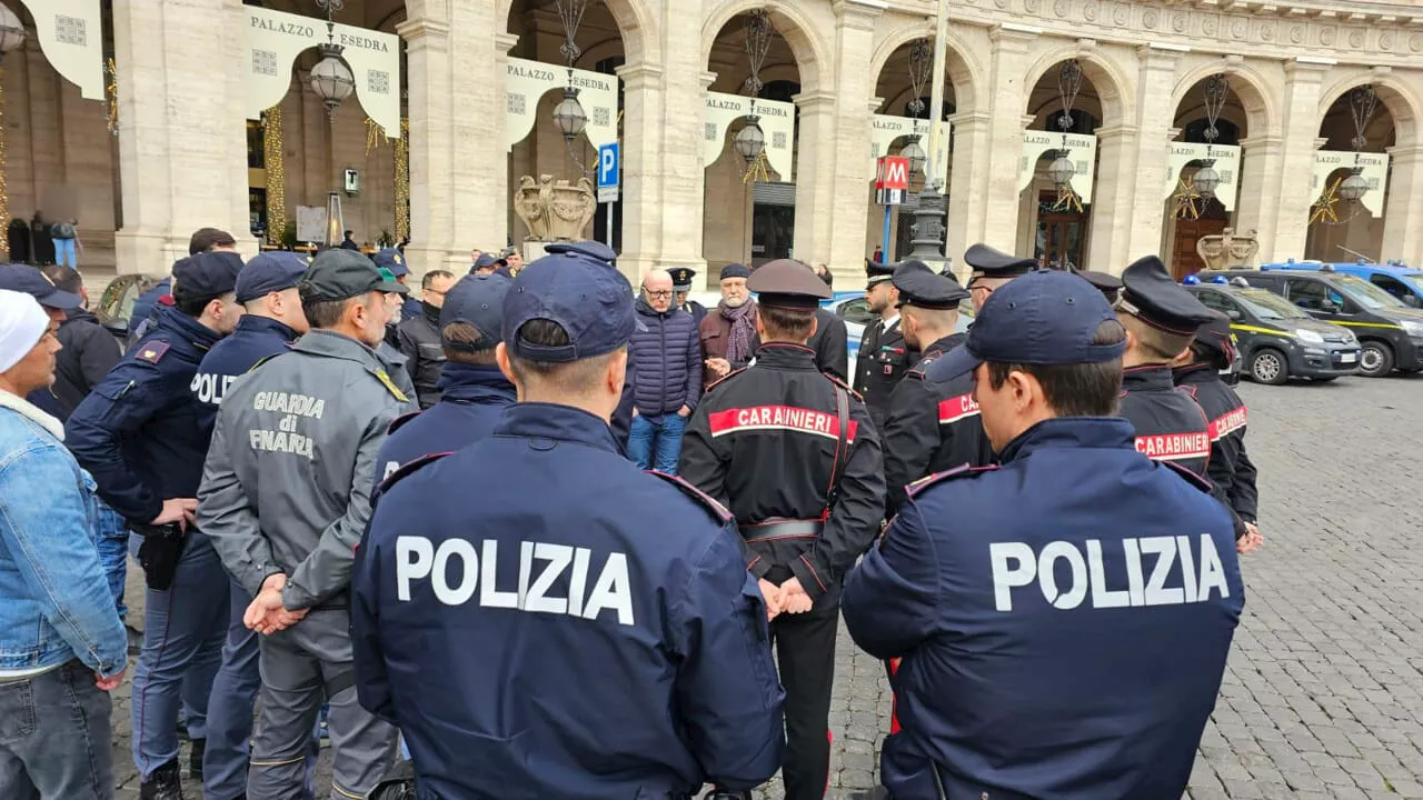 Roma blindata per il Giubileo, da oggi scatta la zona rossa a San Pietro. Presidiate le stazioni