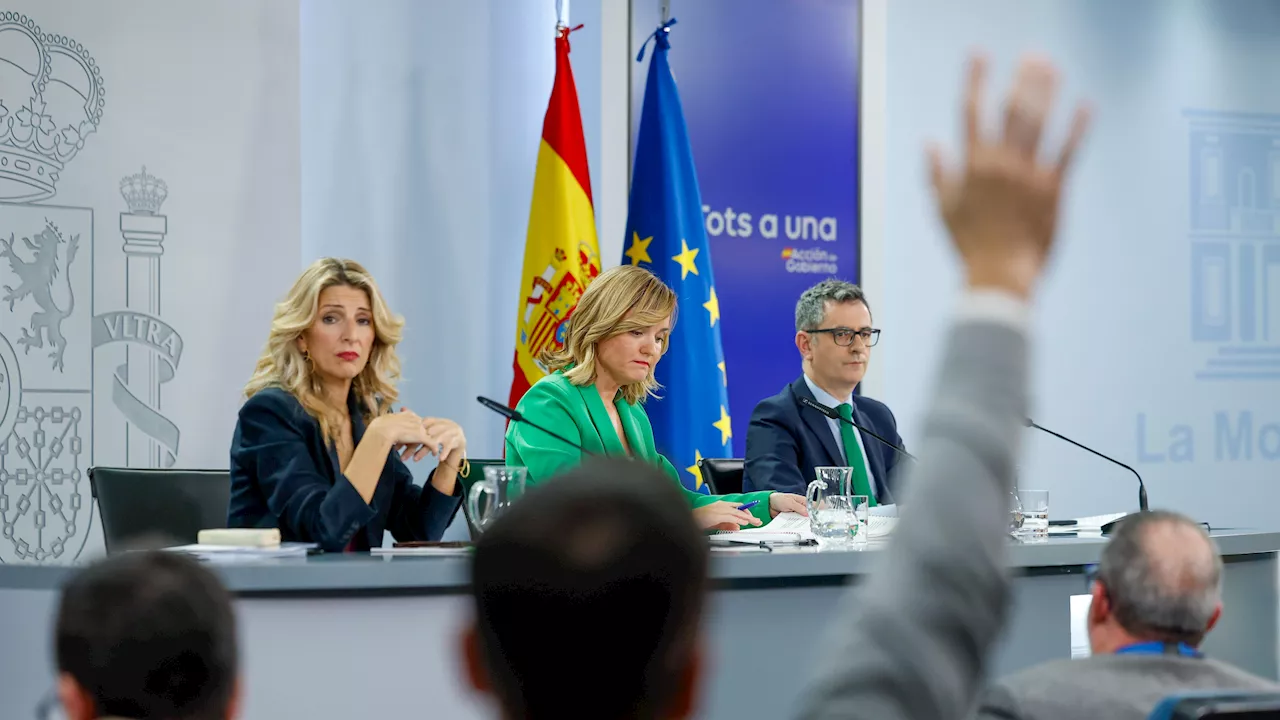 El Gobierno aprueba en el último Consejo de Ministros del año el impuesto energético y la bonificación al transporte