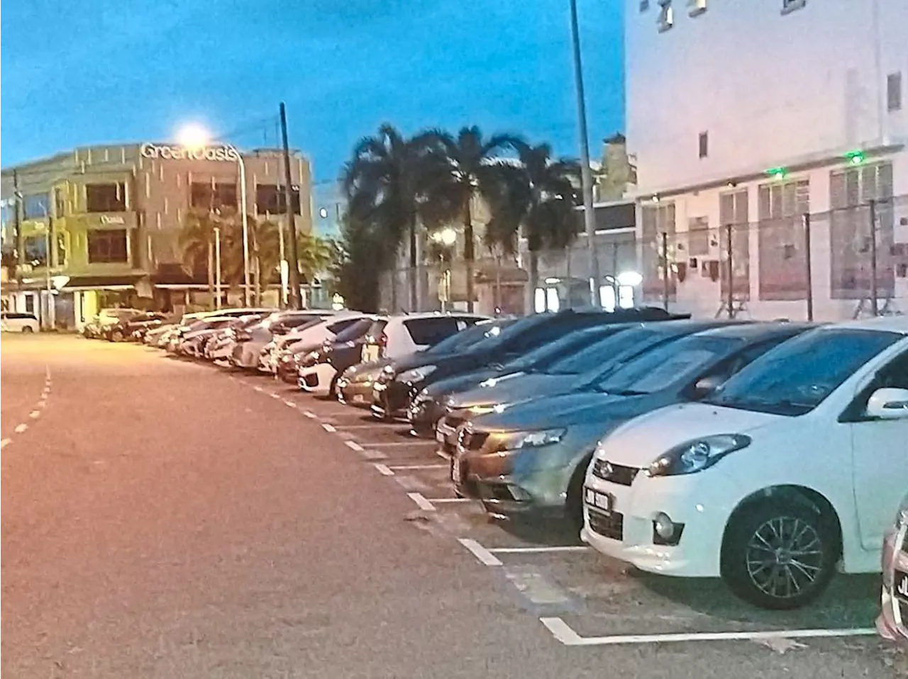 Parking limit for commercial areas in Iskandar Puteri