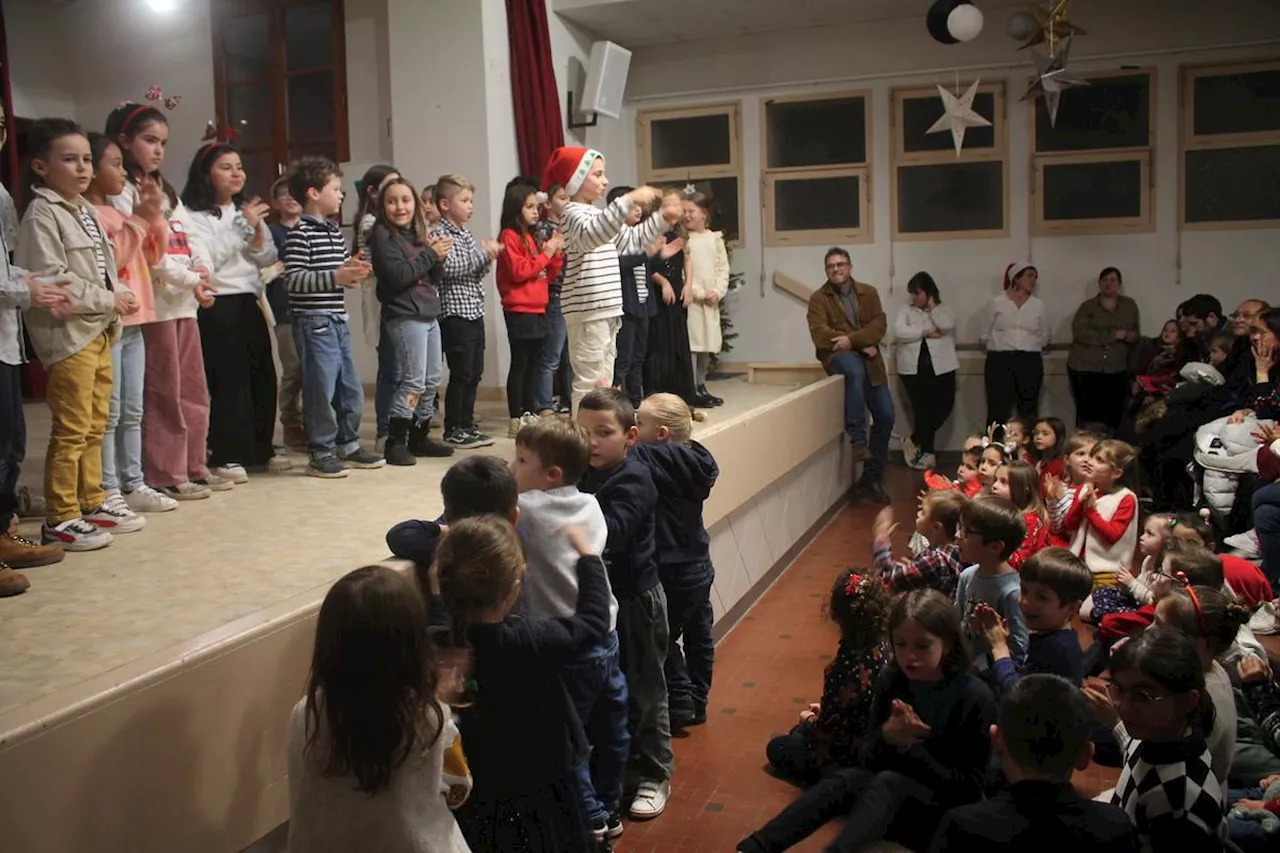 Bégaar : quand les enfants font chanter les parents pour la fête de Noël