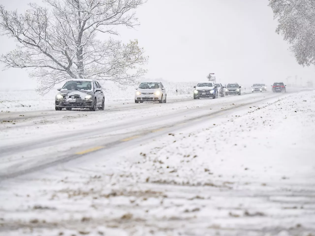 Schneefall führt schweizweit zu Einschränkungen im Verkehr