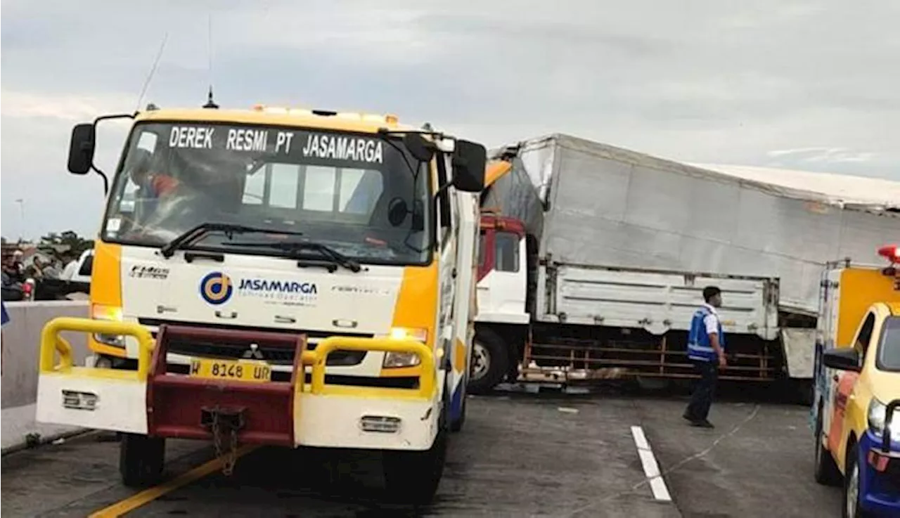 4 Tewas dalam Kecelakaan Bus dan Truk di Tol Pandaan-Malang