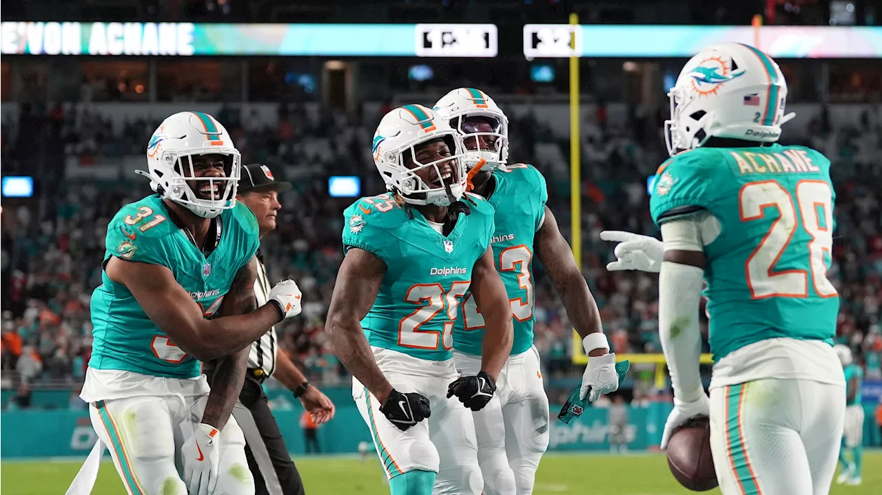 Dolphins keep playoff hopes alive with win over 49ers, who were eliminated earlier Sunday