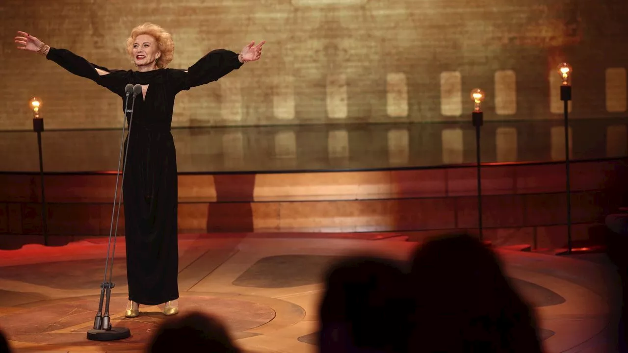 Marisa Paredes, la elegancia en las alfombras rojas