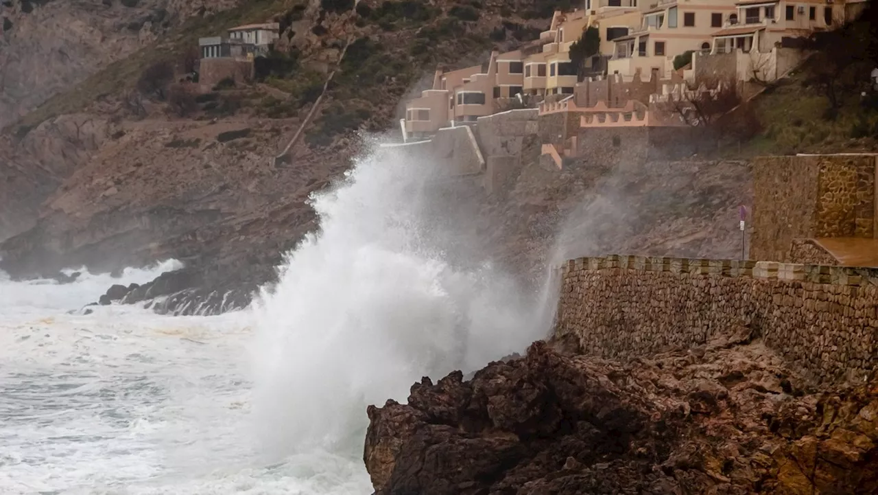 Urlaub auf Mallorca: Sturm sorgt für Panik im Flugzeug und verwüstet Insel