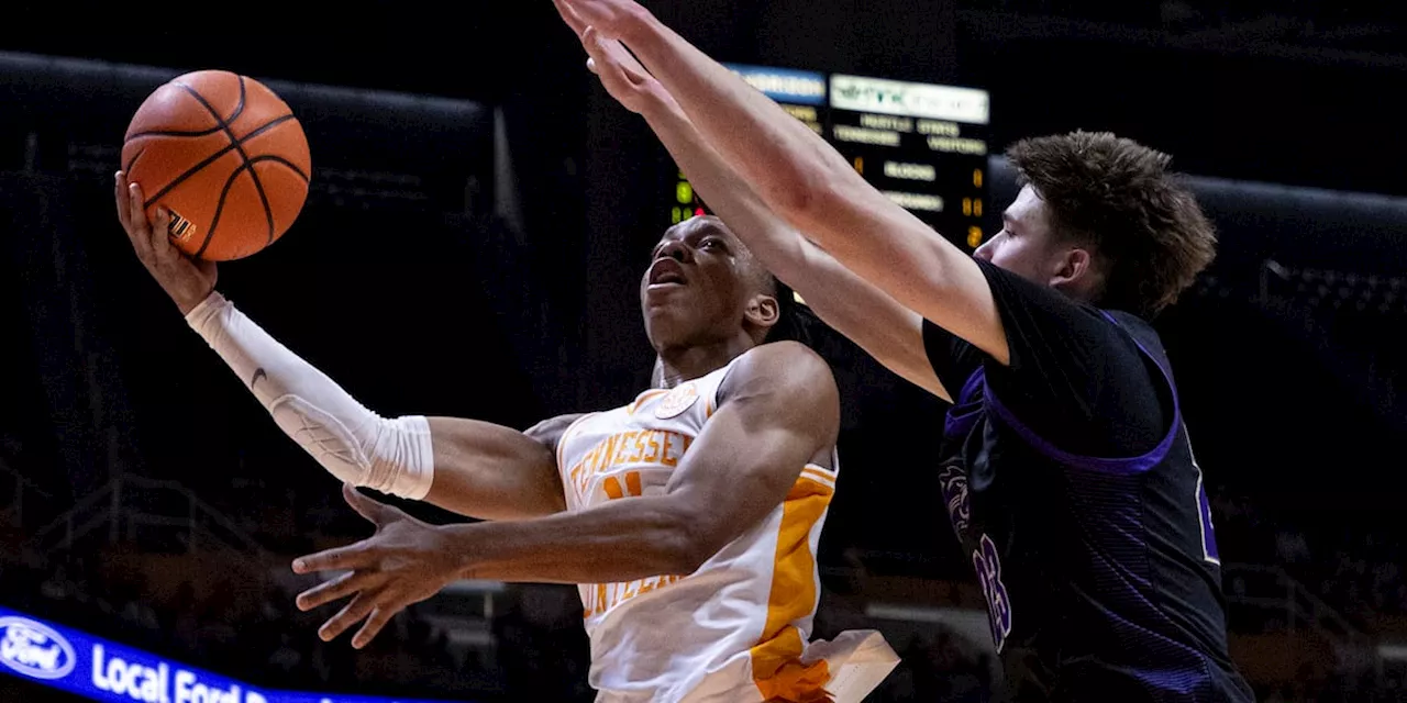 Tennessee and Auburn Remain Top Two in AP College Basketball Poll