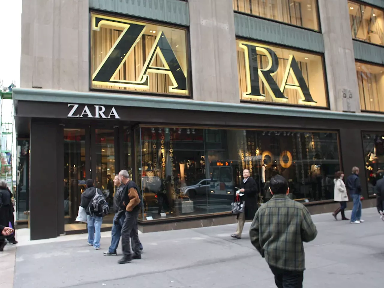 Zara: 50 años de éxito y revolución en la moda