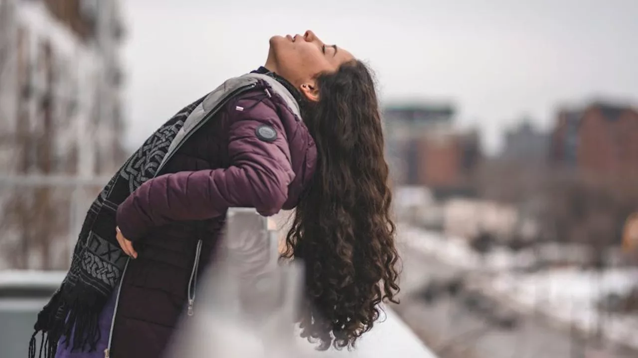 Hair Tips: మీ జుట్టు తాటిచెట్టులా పొడుగ్గా పెరగాలంటే..ఈ ఒక్క నూనె తలకు రాస్తే చాలు