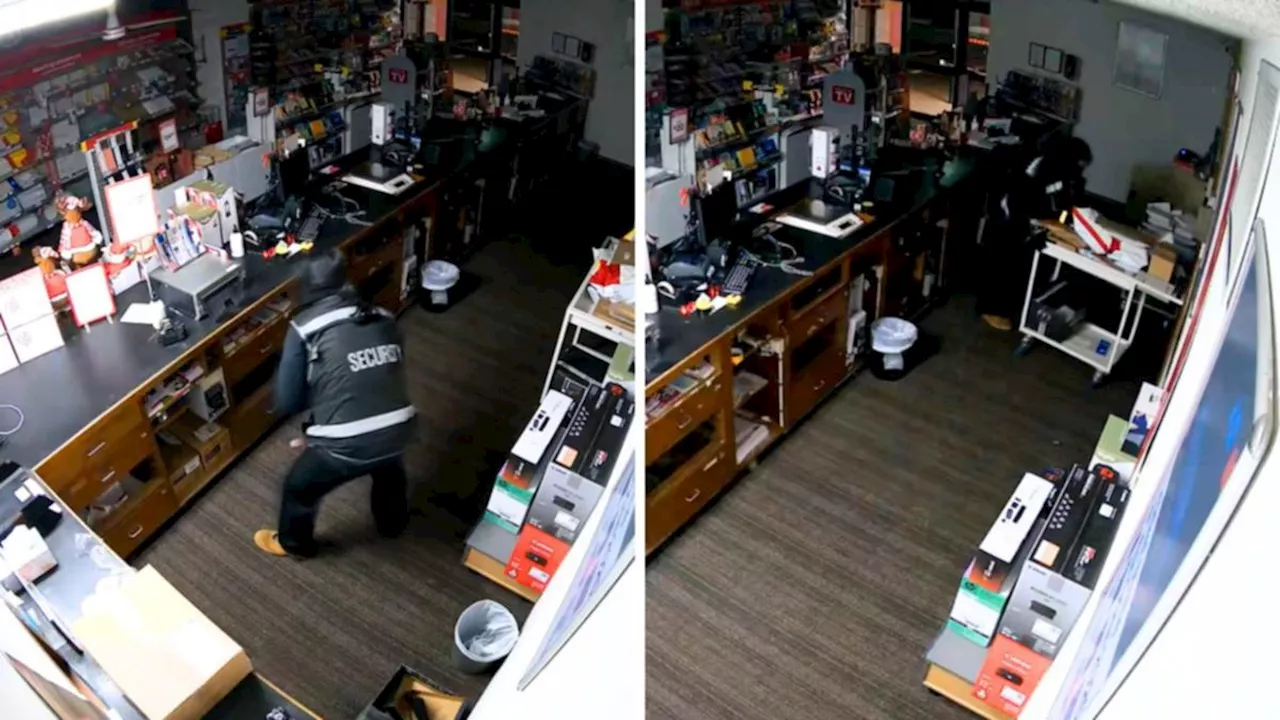 CCTV Captures Thief Stealing Dozens of Christmas Parcels from Melbourne Post Office