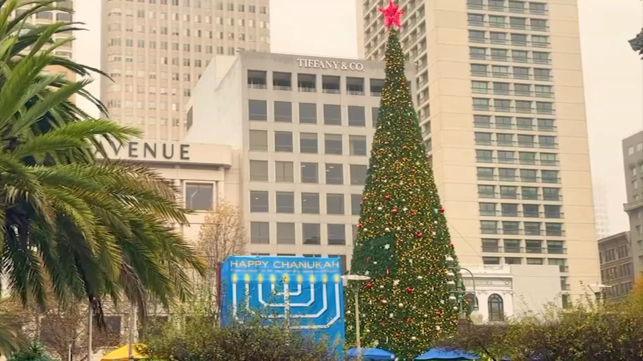 Christmas and Hanukkah Coincide on December 25th