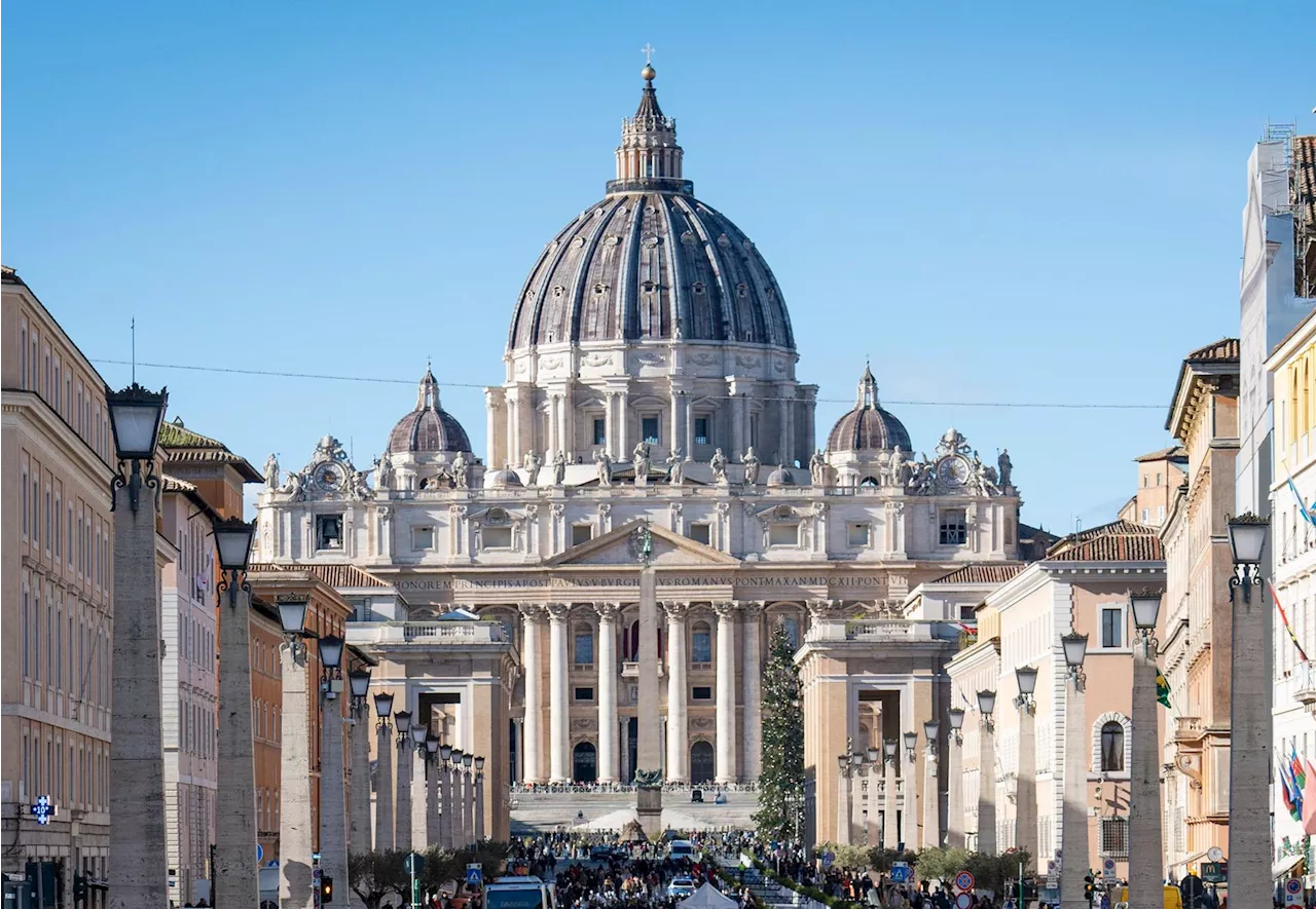 Apertura della Porta Santa a San Pietro: 25mila fedeli e misure di sicurezza