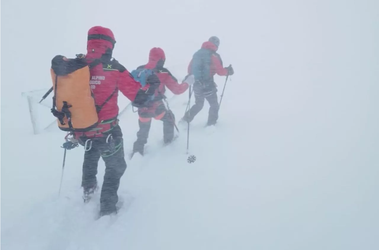 Soccorritori bloccati sul Gran Sasso a causa di guasto alla funivia