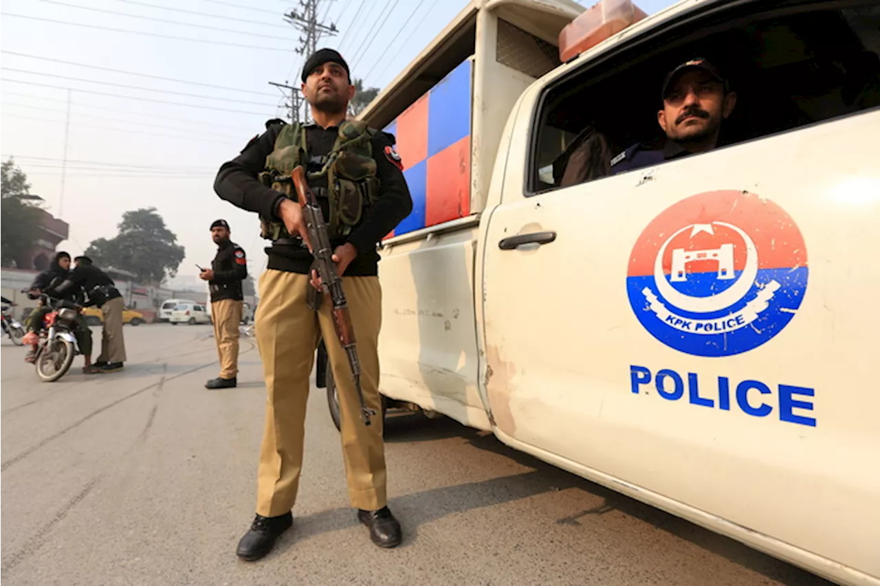 Controllo di sicurezza alla vigilia di Natale a Peshawar