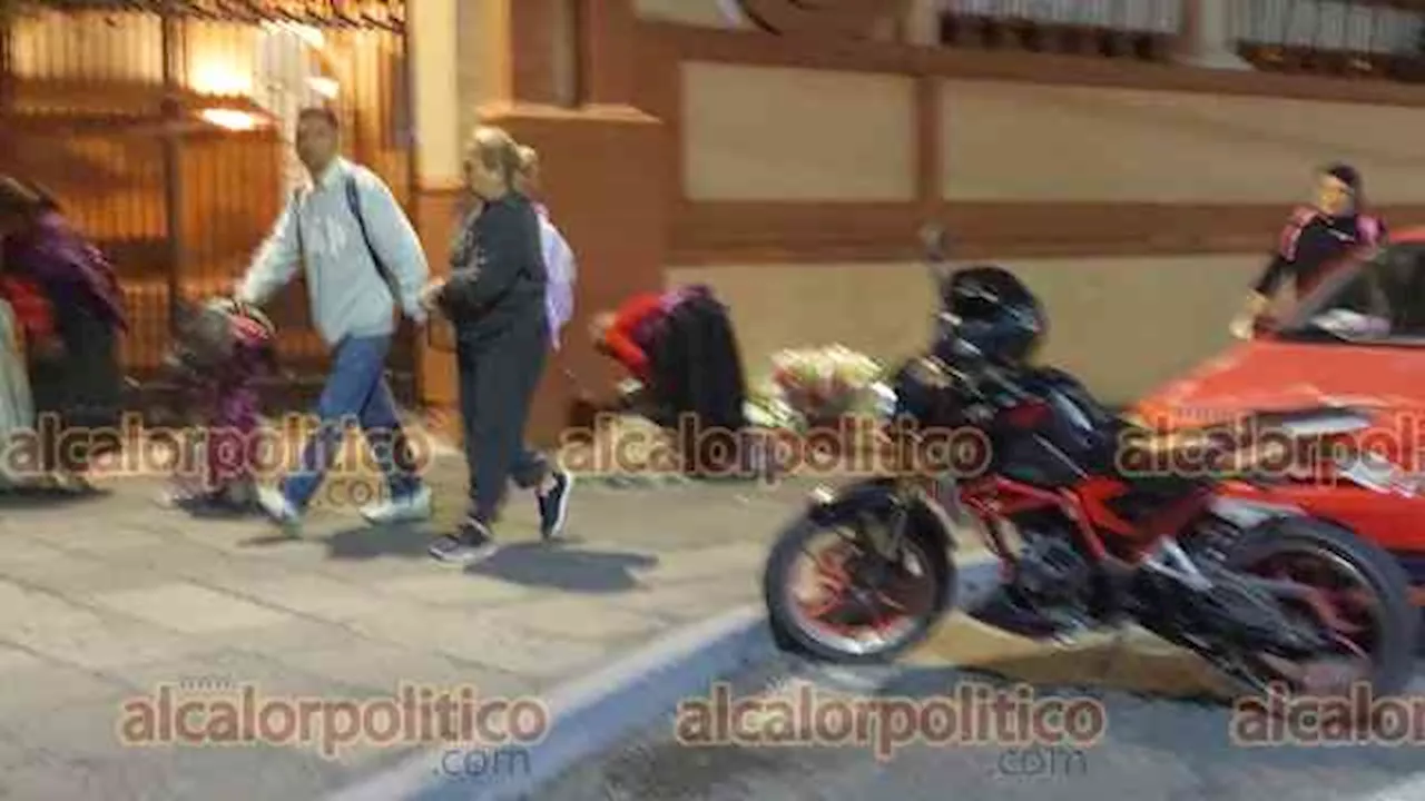 Vendedoras de la Sierra de Zongolica pasarán fría Nochebuena en calles de Orizaba