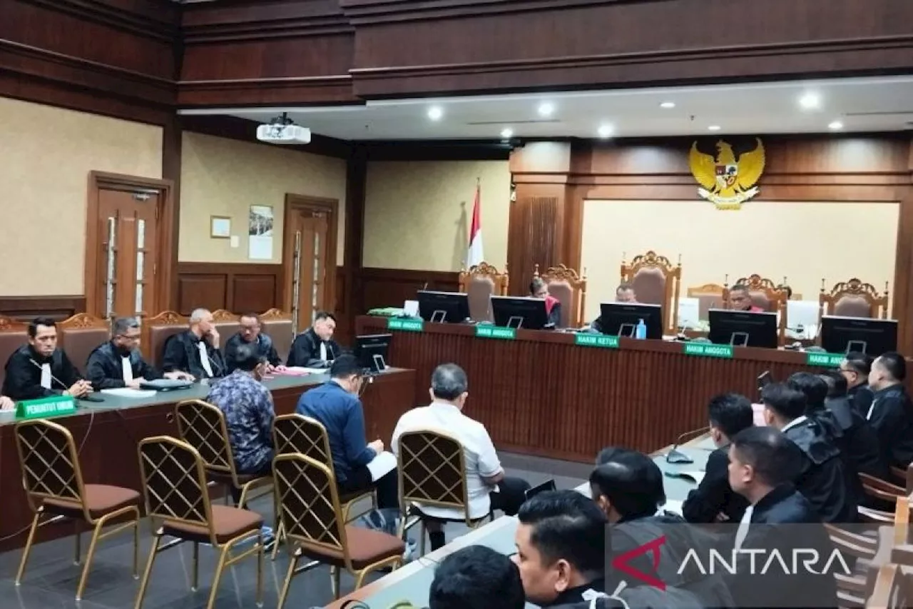 Tiga Hakim Nonaktif Surabaya Didakwa Terima Suap Rp4,67 Miliar